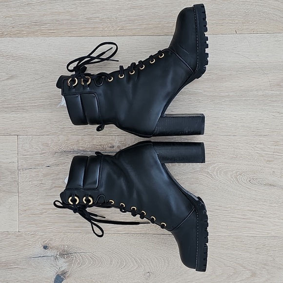 Stuart Weitzman Kingsley Leather Boots - Picture 3 of 7